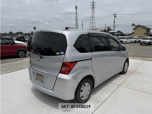 Honda FREED 2009-12 8207609-1