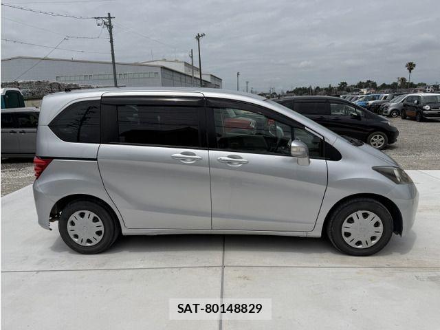 Honda FREED 2009-12 8207609-6