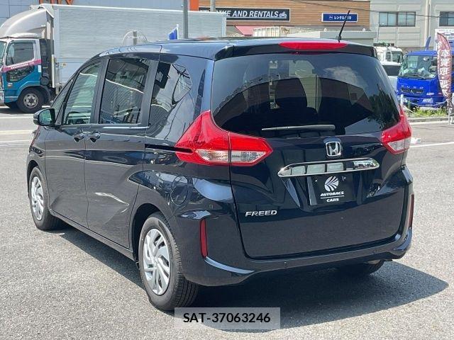 Honda FREED 2021-09 8207590-11