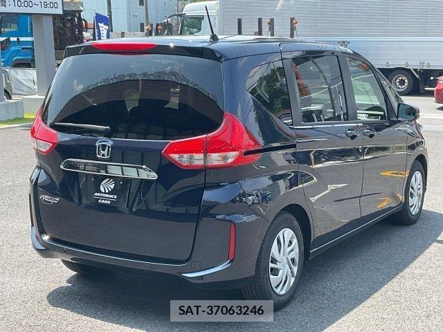 Honda FREED 2021-09 8207590-12