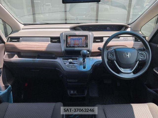 Honda FREED 2021-09 8207590-1