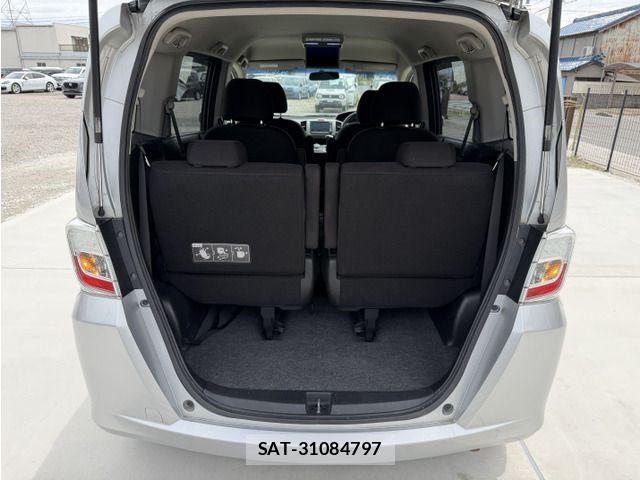 Honda FREED 2012-08 8207606-17