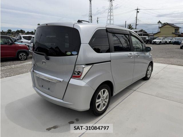 Honda FREED 2012-08 8207606-1