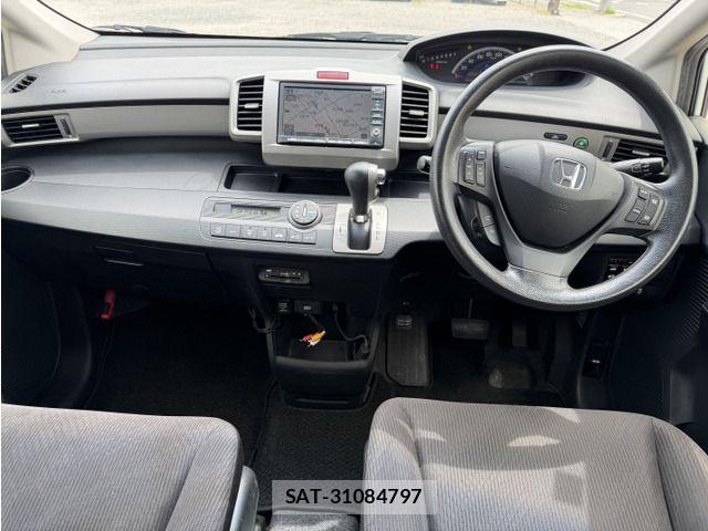 Honda FREED 2012-08 8207606-2