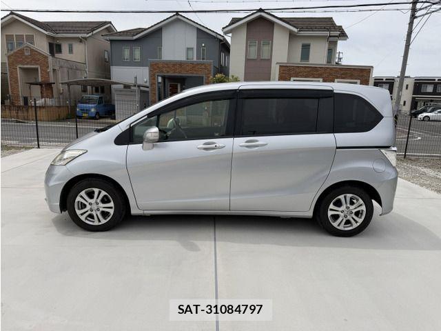 Honda FREED 2012-08 8207606-4
