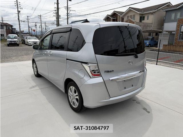 Honda FREED 2012-08 8207606-5