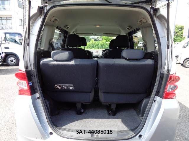 Honda FREED 2009-11 8207615-10