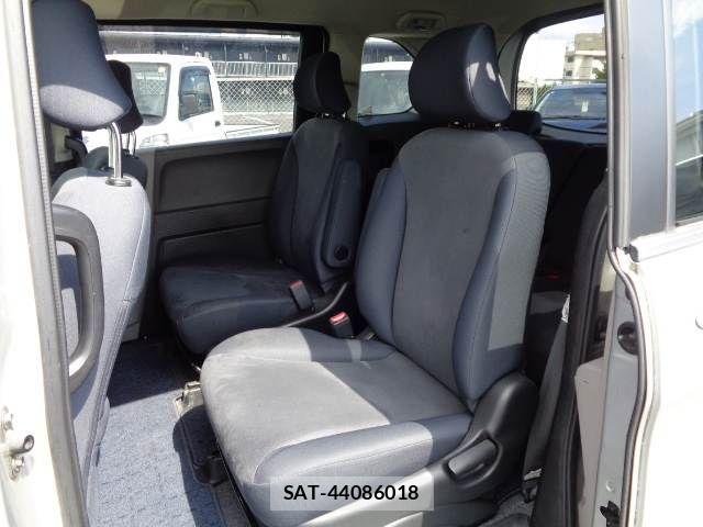 Honda FREED 2009-11 8207615-11