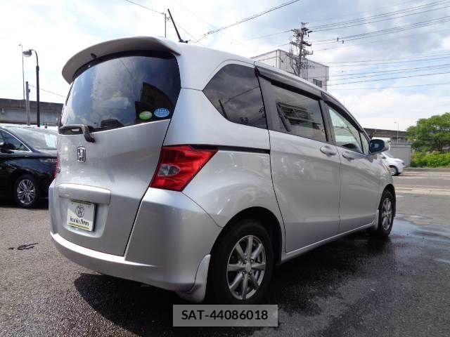 Honda FREED 2009-11 8207615-1