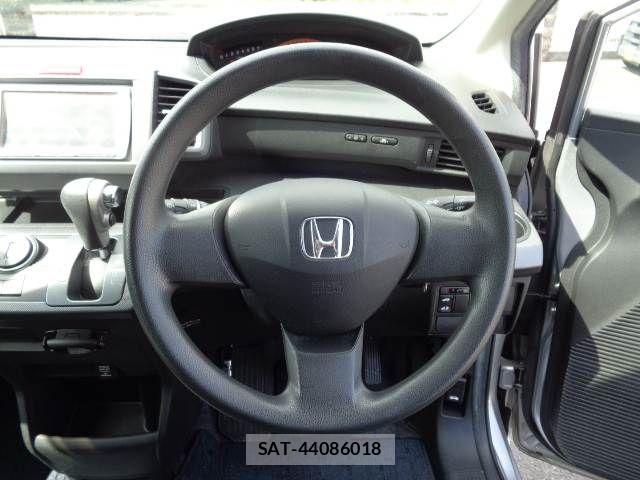 Honda FREED 2009-11 8207615-3