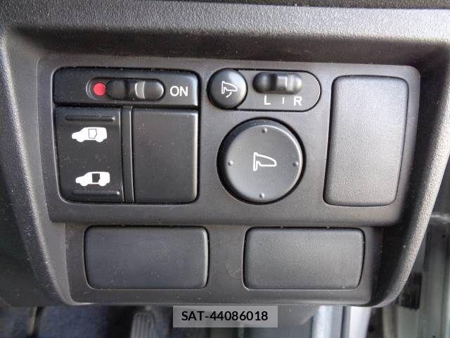 Honda FREED 2009-11 8207615-4