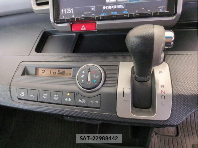 Honda FREED 2013-08 8207610-10