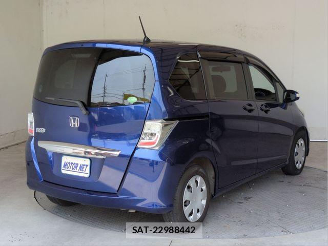 Honda FREED 2013-08 8207610-1