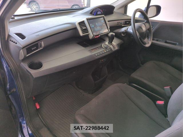 Honda FREED 2013-08 8207610-2