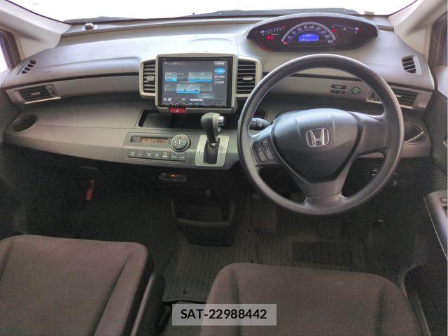 Honda FREED 2013-08 8207610-7