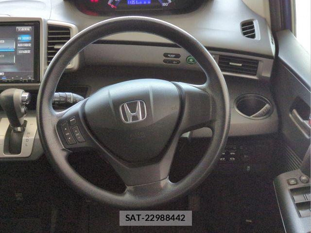 Honda FREED 2013-08 8207610-8