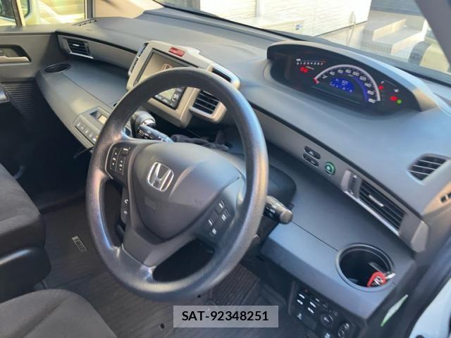 Honda FREED 2012-03 8230133-6