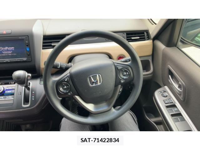 Honda FREED 2017-03 8230132-9