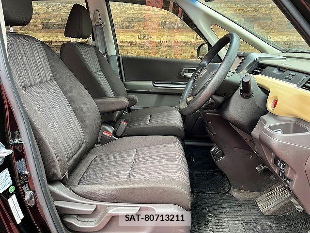 Honda FREED 2017-04 8230126-3
