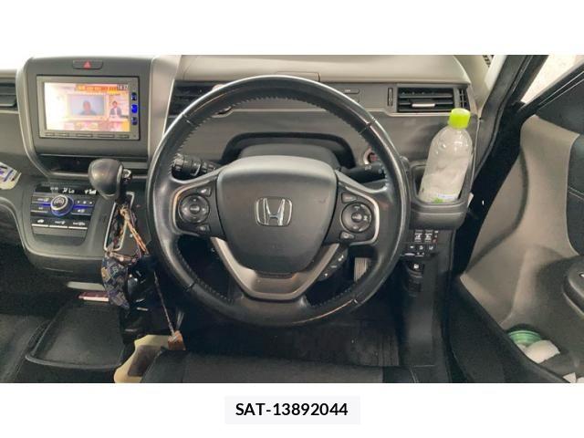 Honda FREED 2017-08 8230129-15