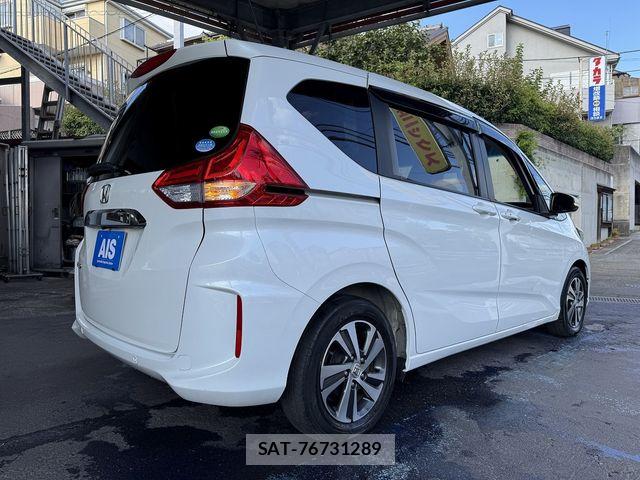 Honda FREED 2021-05 8335922-11