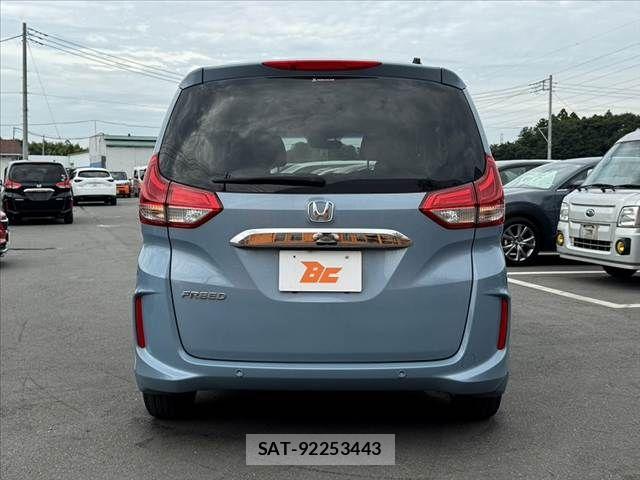 Honda FREED 2022-08 8335914-13