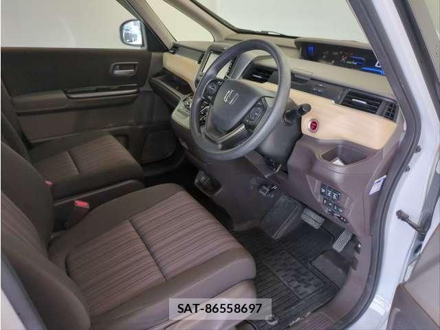 Honda FREED 2017-10 8353767-23