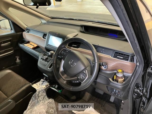 Honda FREED 2022-03 8366006-12