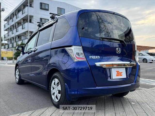 Honda FREED 2013-04 8412560-12