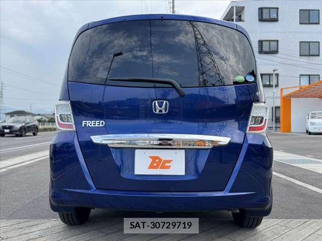 Honda FREED 2013-04 8412560-13