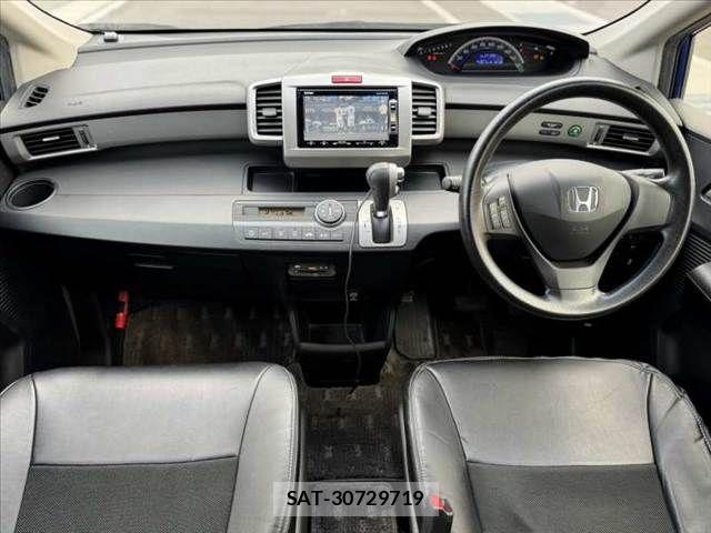 Honda FREED 2013-04 8412560-1