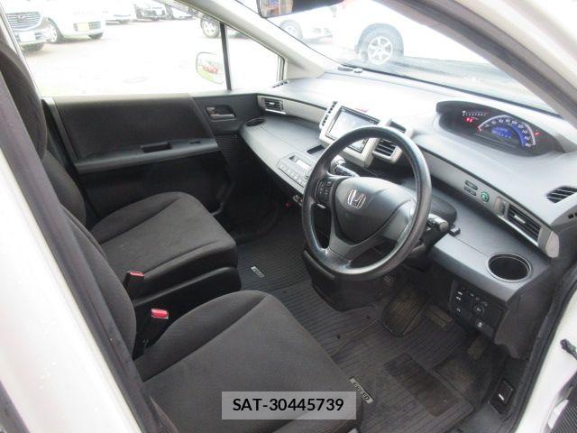 Honda FREED 2015-12 8412556-12