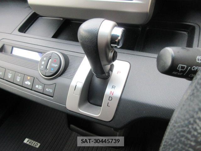 Honda FREED 2015-12 8412556-17