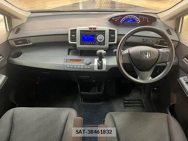 Honda FREED 2013-07 8412554-1