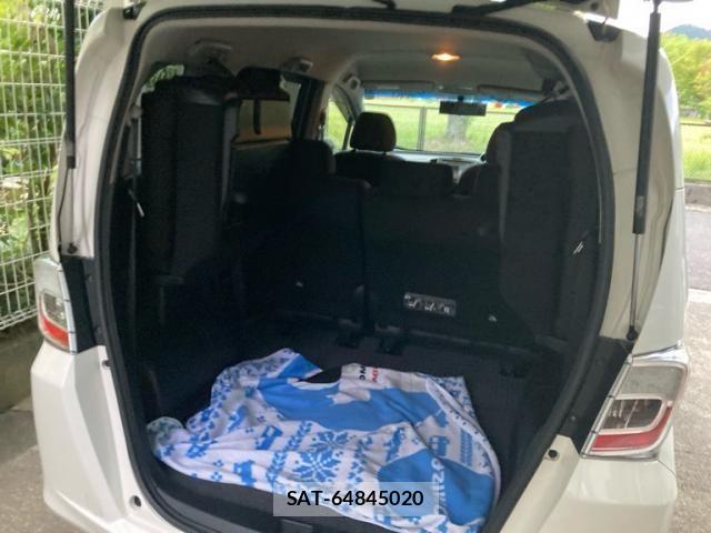 Honda FREED 2012-04 8438153-5