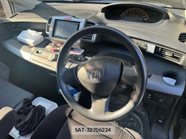 Honda FREED 2009-12 8457524-6