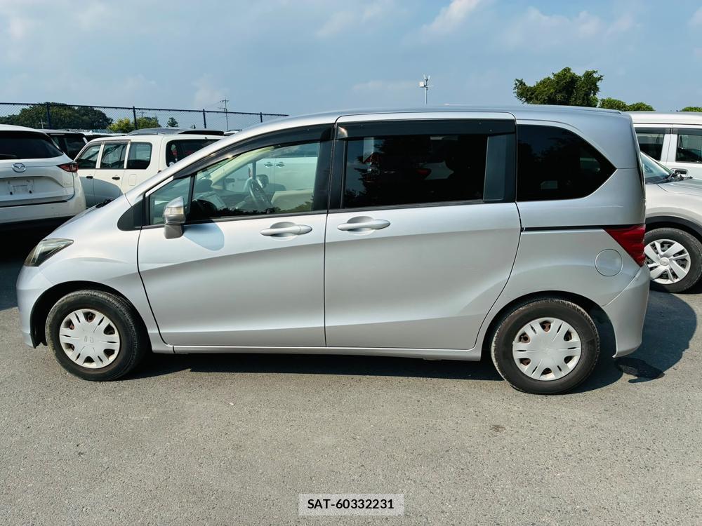 Honda FREED 2009-11 8442111-1