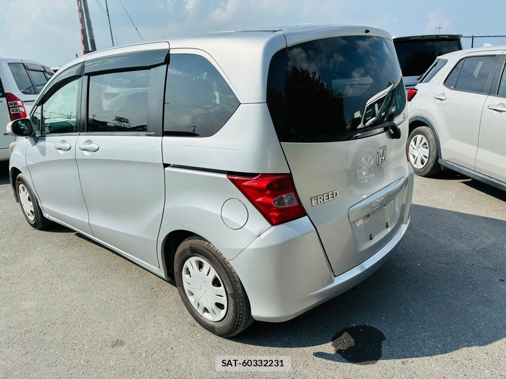 Honda FREED 2009-11 8442111-2