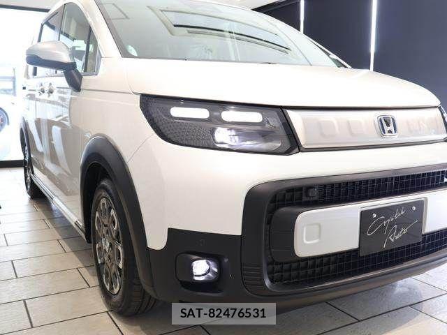 Honda FREED 2026-08 8561975-12