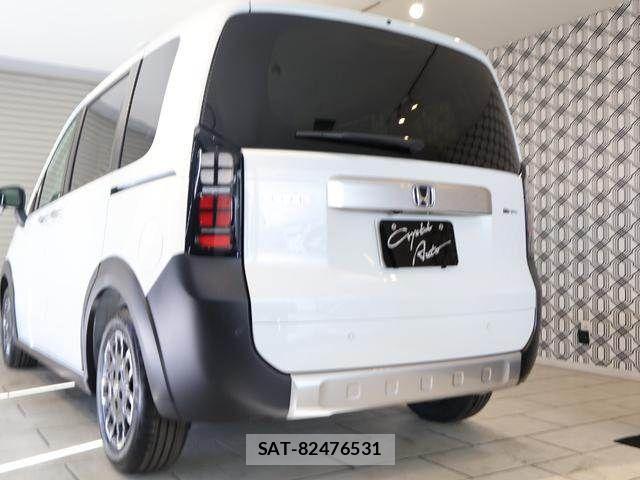 Honda FREED 2026-08 8561975-17