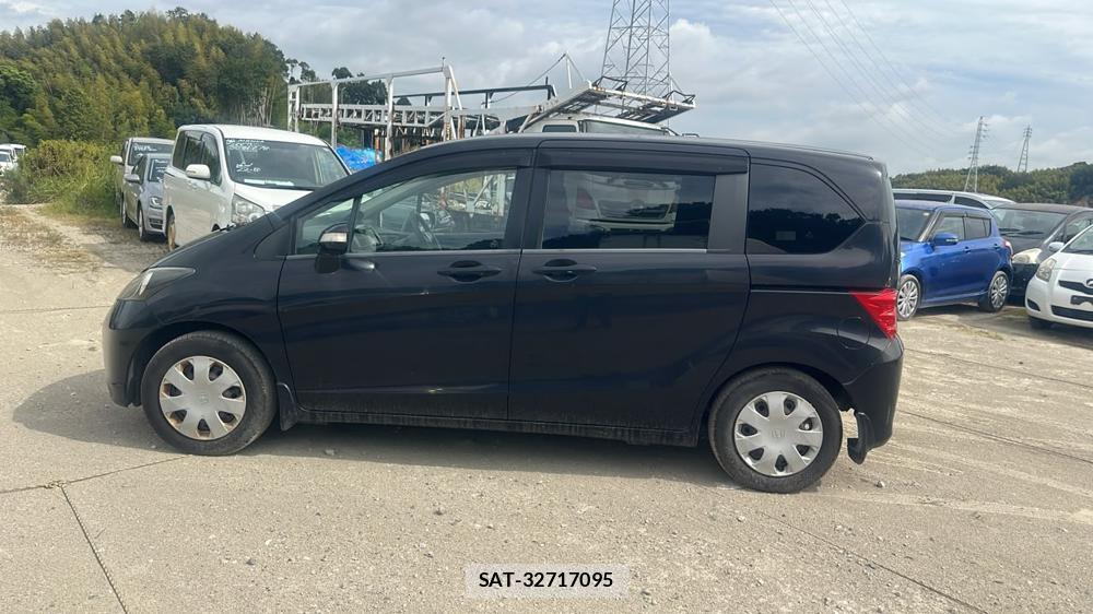 Honda FREED 2011-10 7608480-1