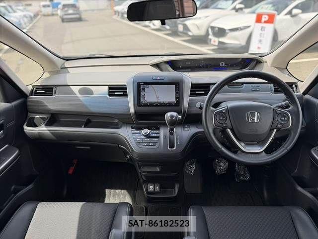Honda FREED 2022-05 8659196-1