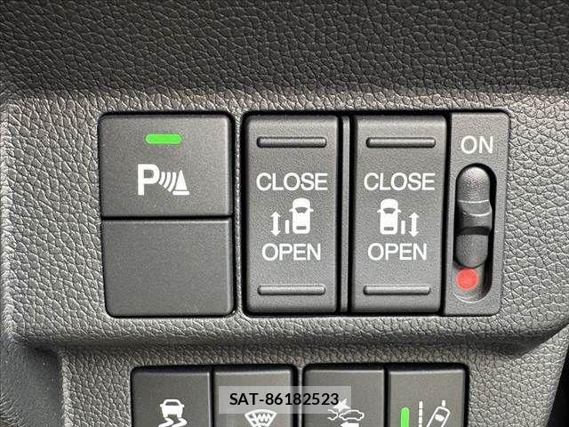 Honda FREED 2022-05 8659196-4
