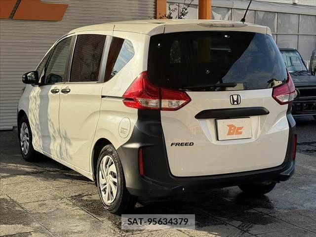 Honda FREED 2019-03 8666181-14