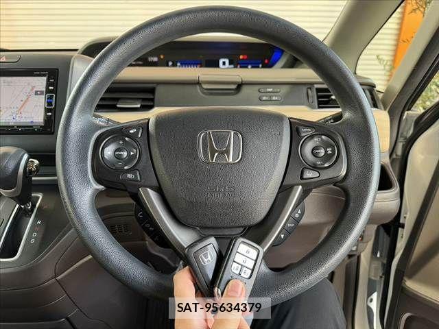 Honda FREED 2019-03 8666181-6