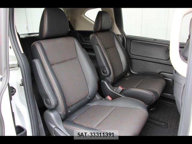 Honda FREED 2022-11 8685582-11