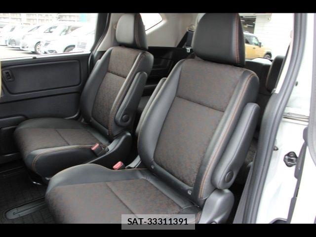 Honda FREED 2022-11 8685582-12