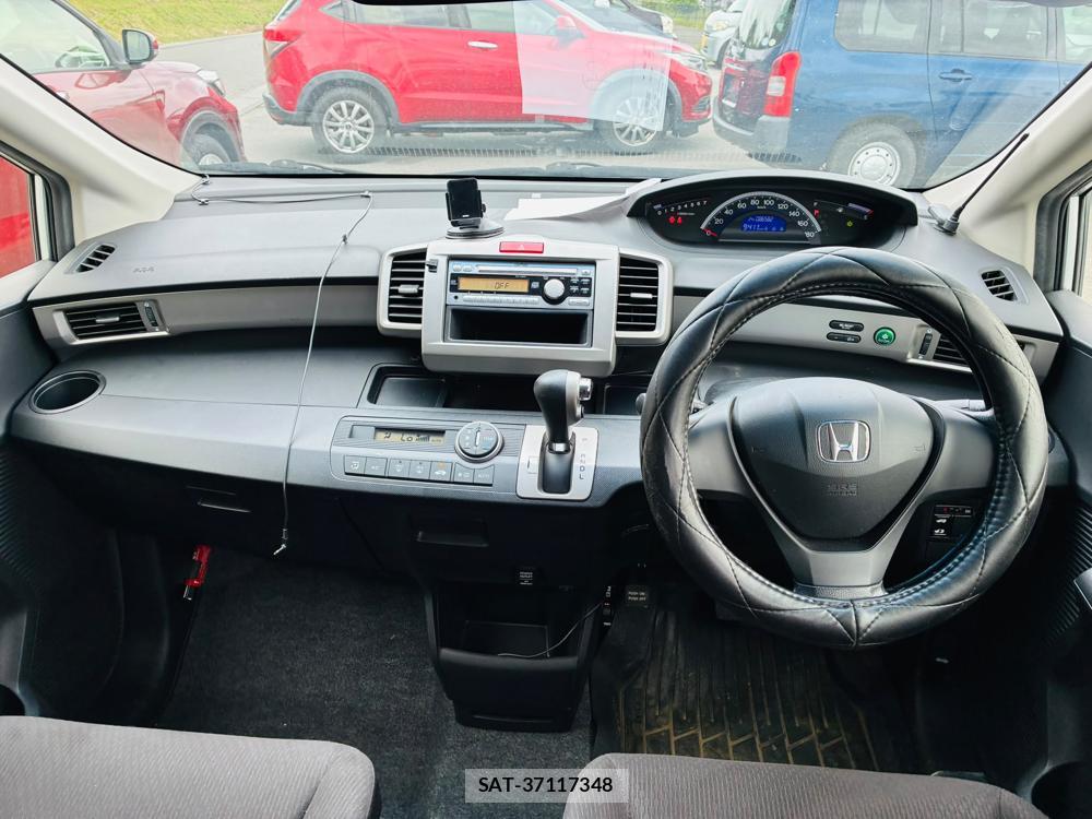 Honda FREED 2013-08 8526855-12