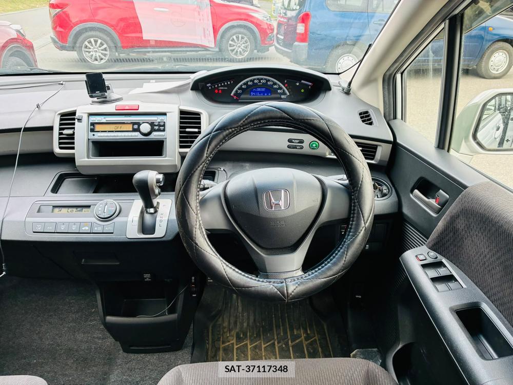 Honda FREED 2013-08 8526855-13