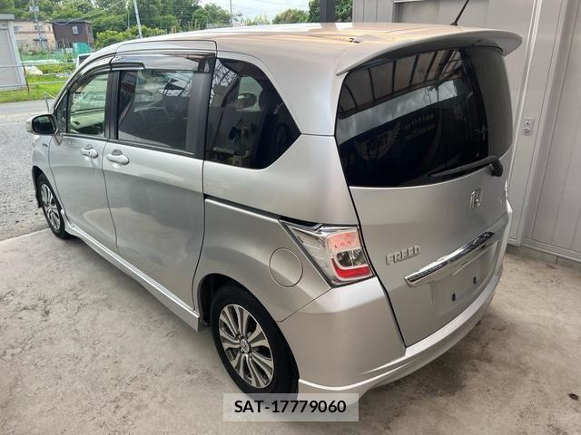 Honda FREED 2013-12 8780361-3